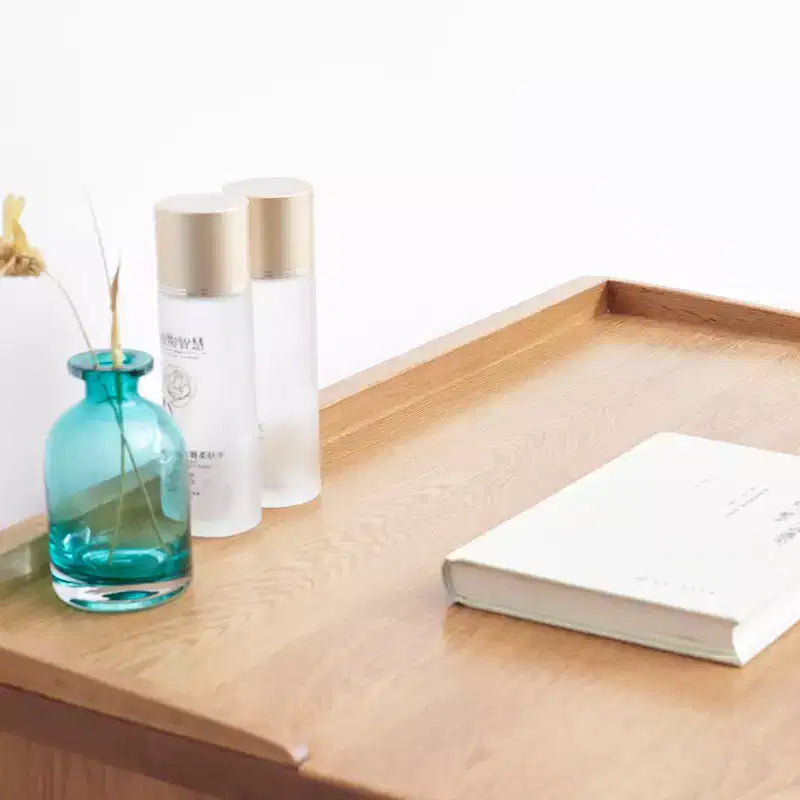 Coiffeuse moderne en bois avec tiroirs de rangement, étagères amovibles et bords surélevésDesign minimaliste pour salons