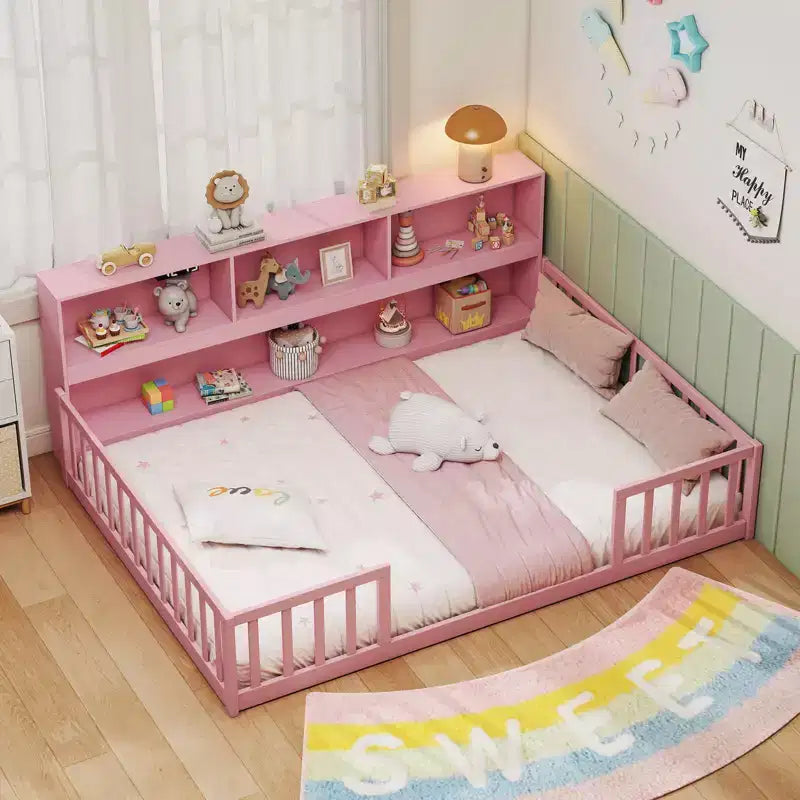 Lit de sol Montessori pleine grandeur avec étagères de rangement et barrières de sécurité Rose/Naturel/Blanc/Gris
