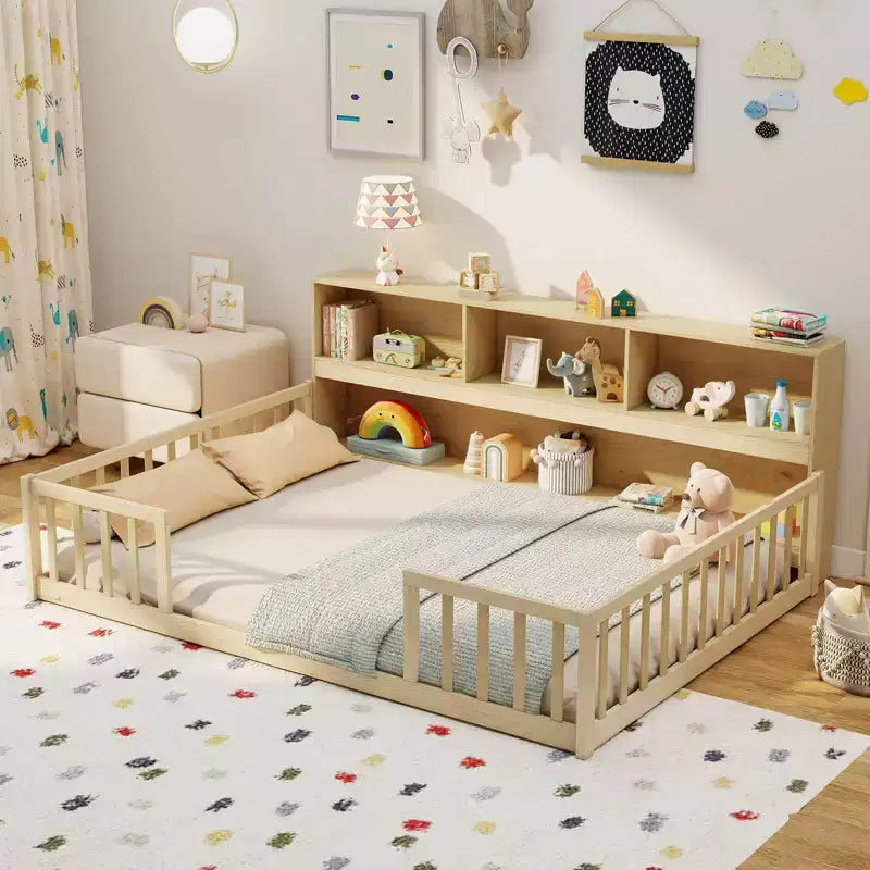 Lit de sol Montessori pleine grandeur avec étagères de rangement et barrières de sécurité Rose/Naturel/Blanc/Gris