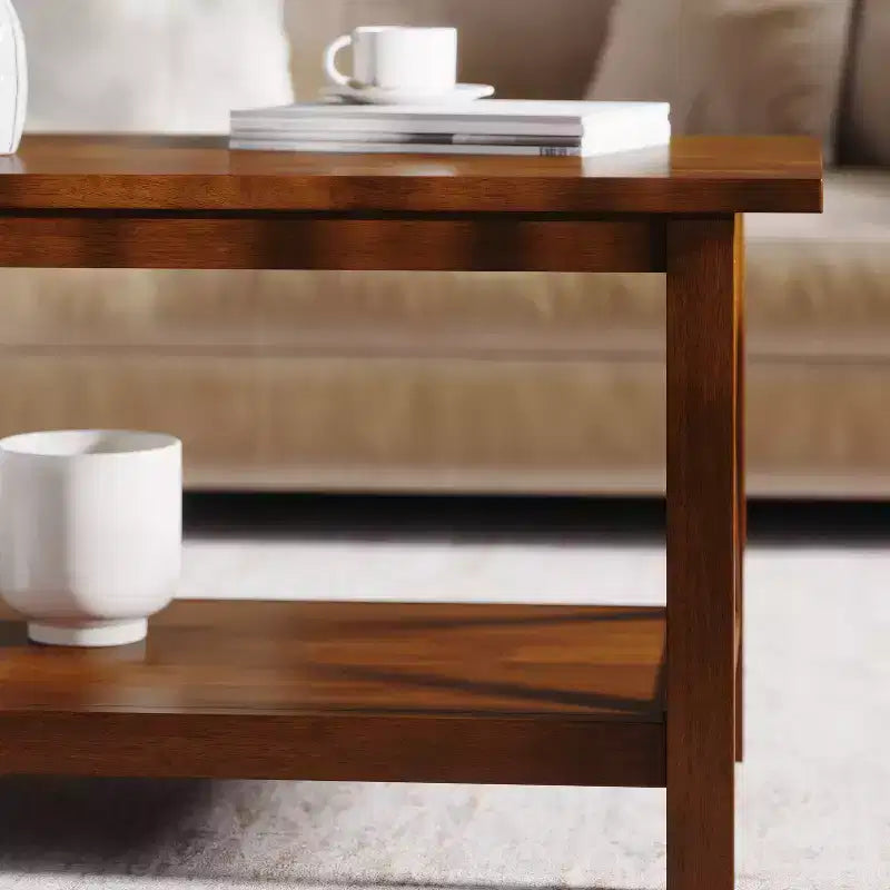 Table basse de style campagnard en bois massif avec étagère de rangement