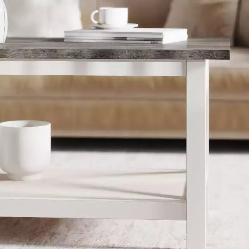 Table basse de style campagnard en bois massif avec étagère de rangement